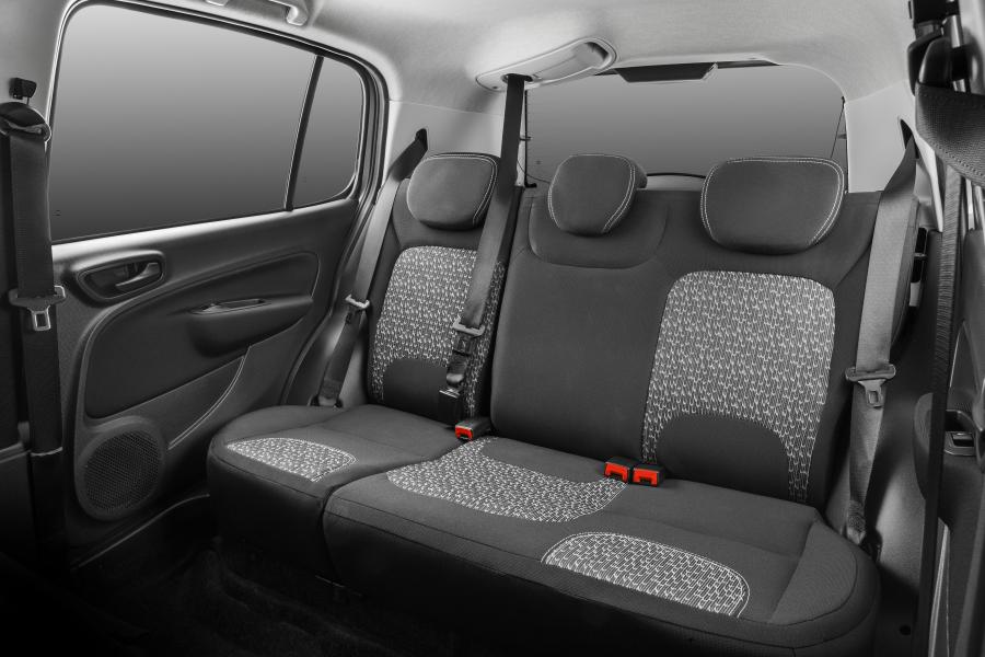 Интерьер Fiat Uno Attractive 2016 года  (фото 26 из 28)